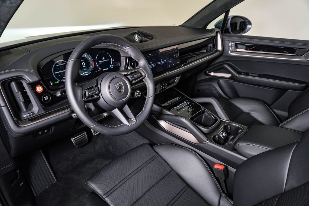 New 2026 Porsche Cayenne Turbo AWD/4WD image 4