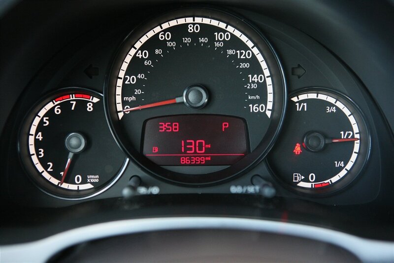 Used 2013 Volkswagen Beetle 2.0T FWD image 24