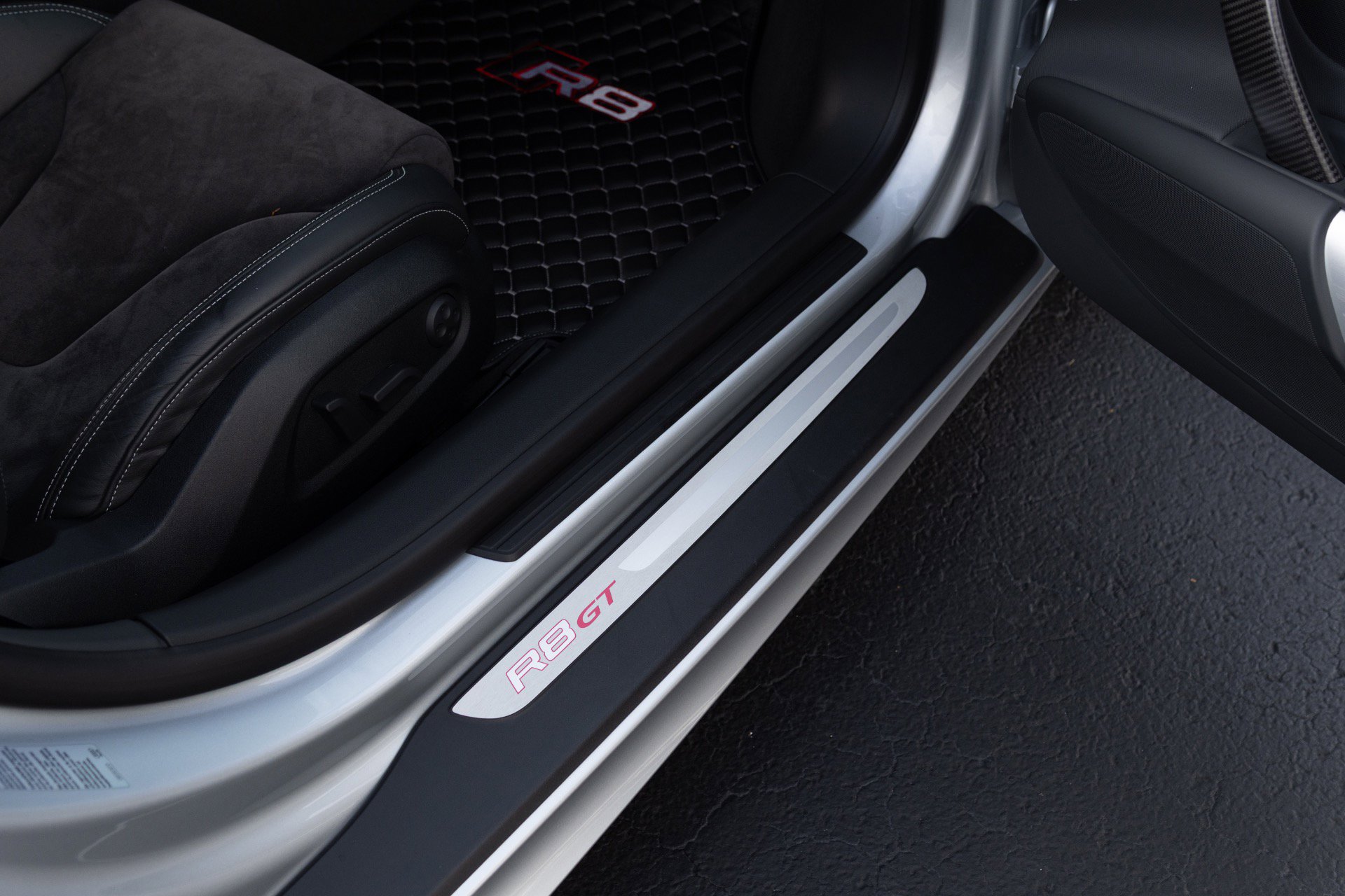 Used 2012 Audi R8 GT AWD/4WD image 59