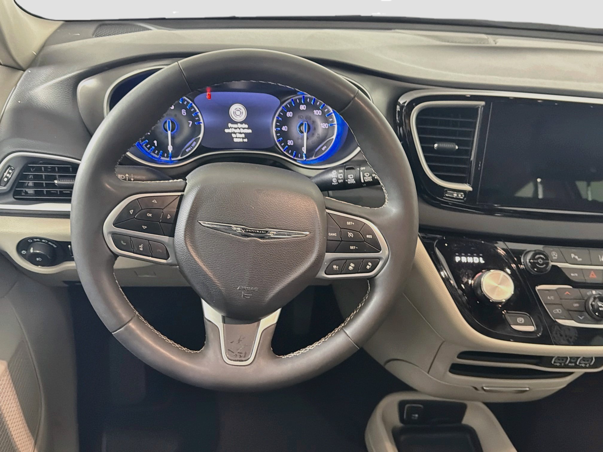 Used 2024 Chrysler Pacifica Touring-L FWD image 17