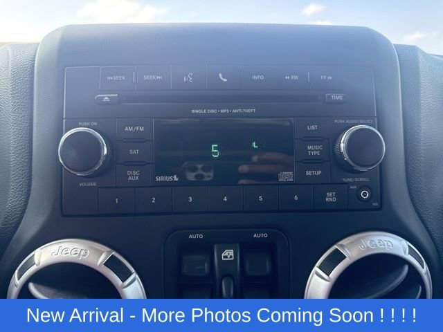 Used 2016 Jeep Wrangler Unlimited Sahara w/ Max Tow Package AWD/4WD image 16