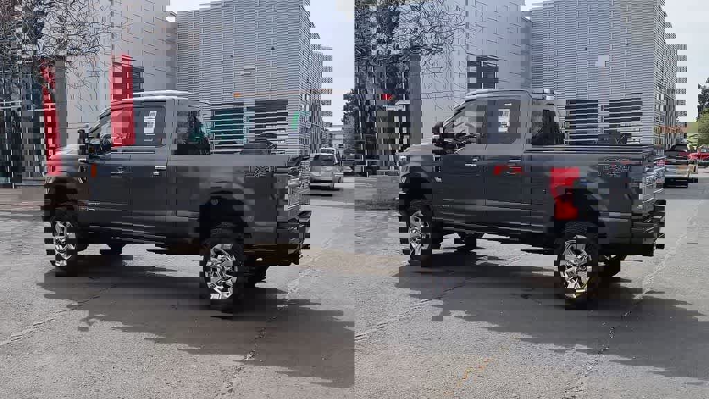 Used 2017 Ford F350 Platinum w/ Platinum Ultimate Package image 6