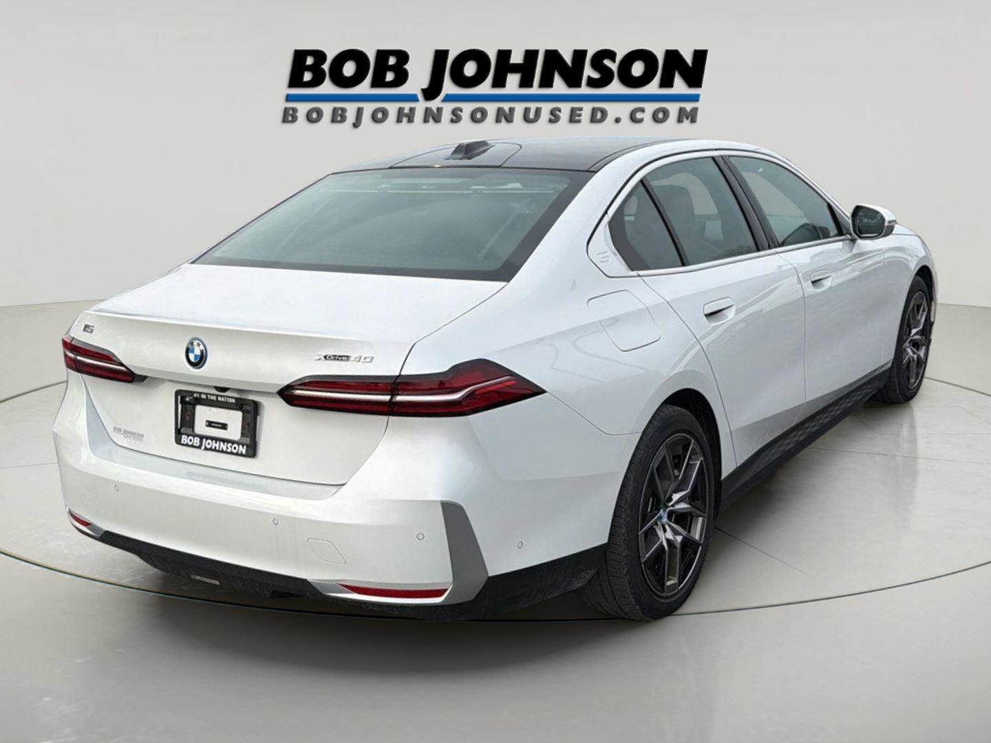 Used 2025 BMW i5 xDrive40 w/ Executive Package AWD/4WD image 3