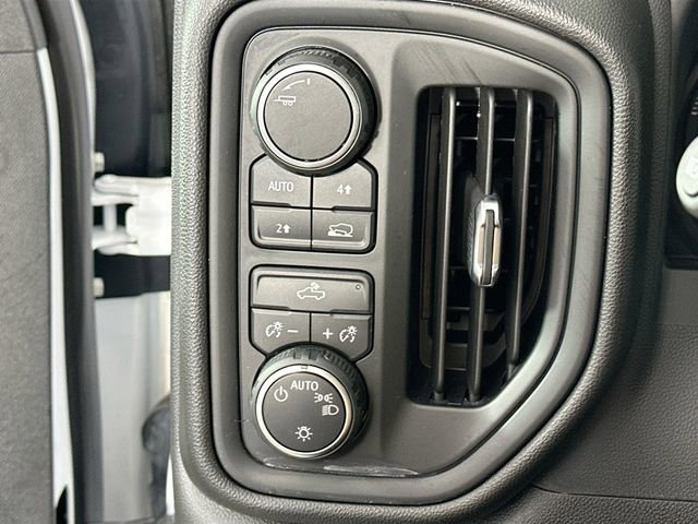 Used 2023 Chevrolet Silverado 1500 Custom image 11