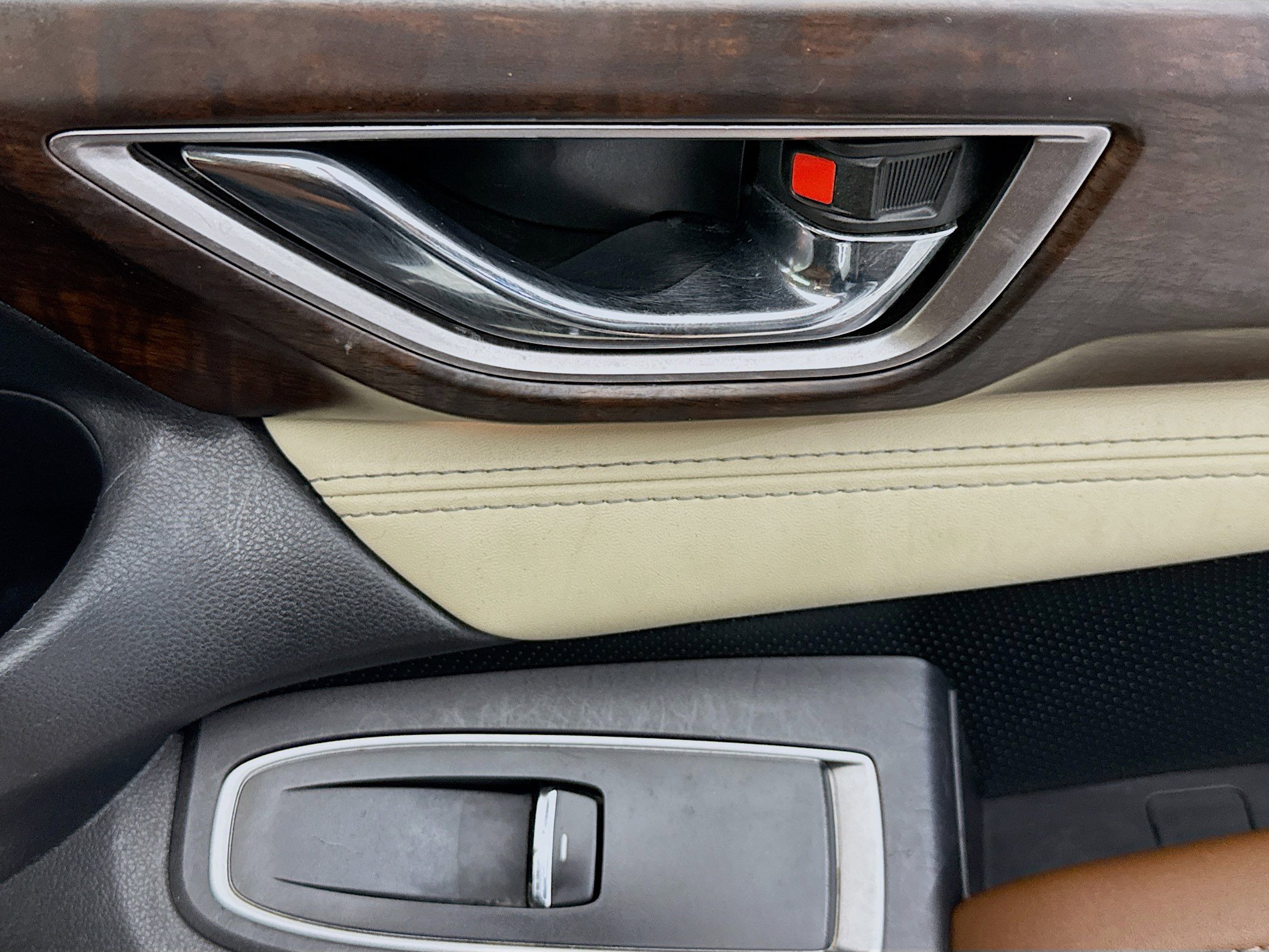 Used 2021 Subaru Ascent Touring image 30