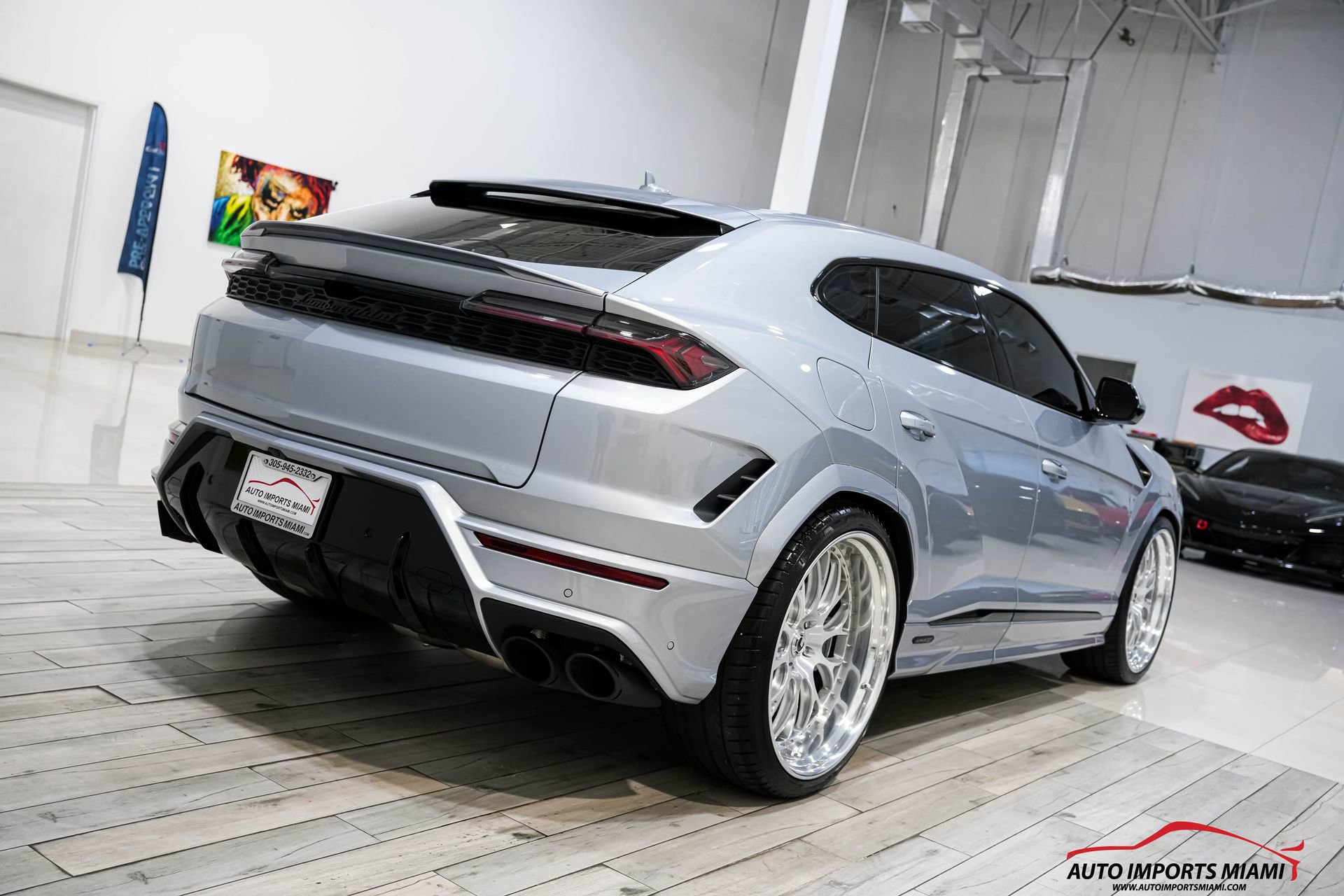 Used 2025 Lamborghini Urus SE image 25
