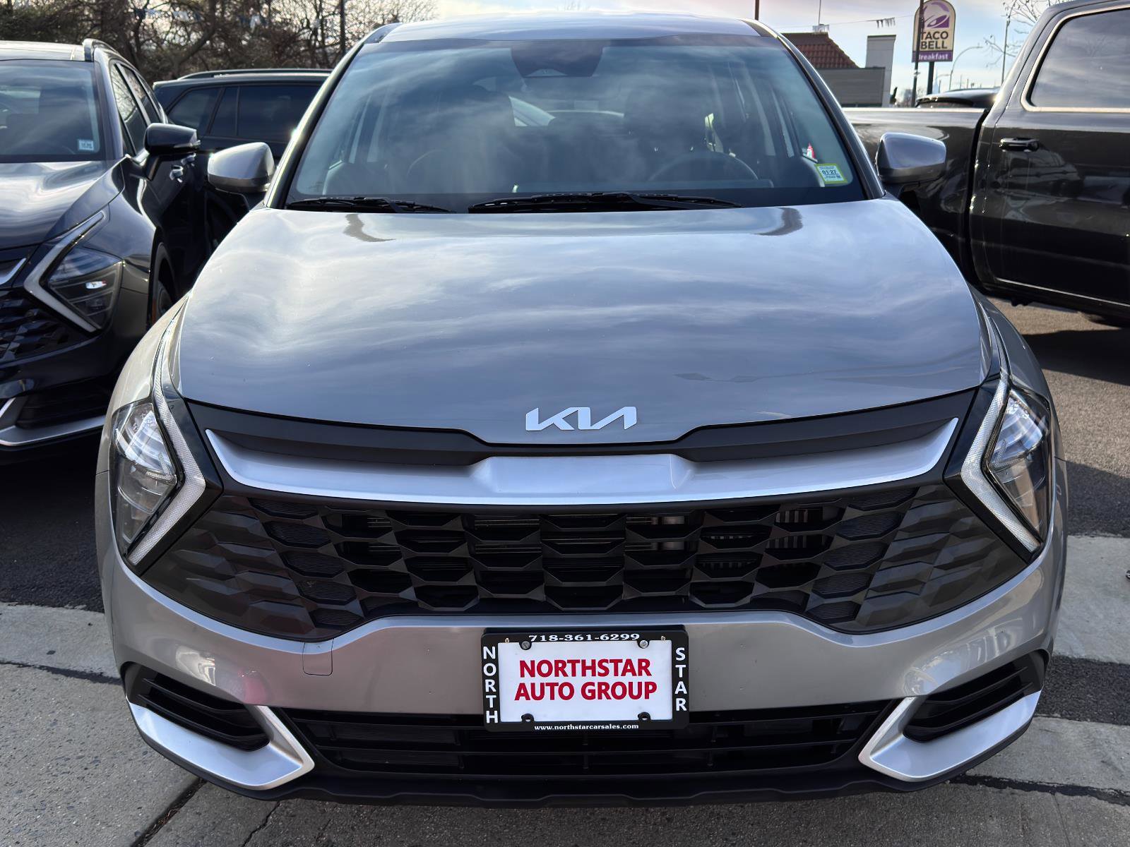 Used 2023 Kia Sportage LX image 2