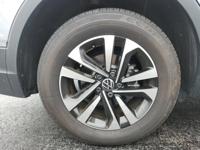Used 2024 Volkswagen Tiguan S FWD image 18