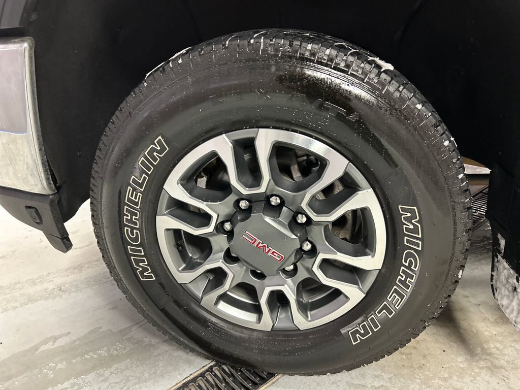 Used 2023 GMC Sierra 2500 SLE image 9