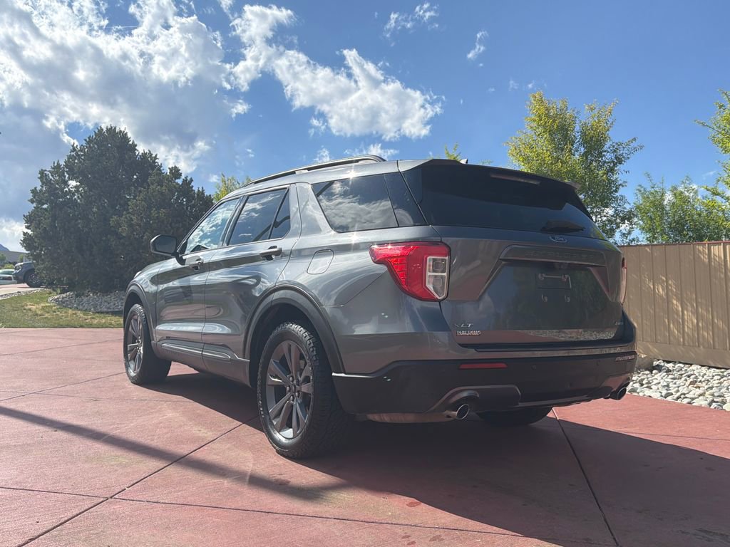 Used 2021 Ford Explorer XLT w/ Equipment Group 202A AWD/4WD image 7