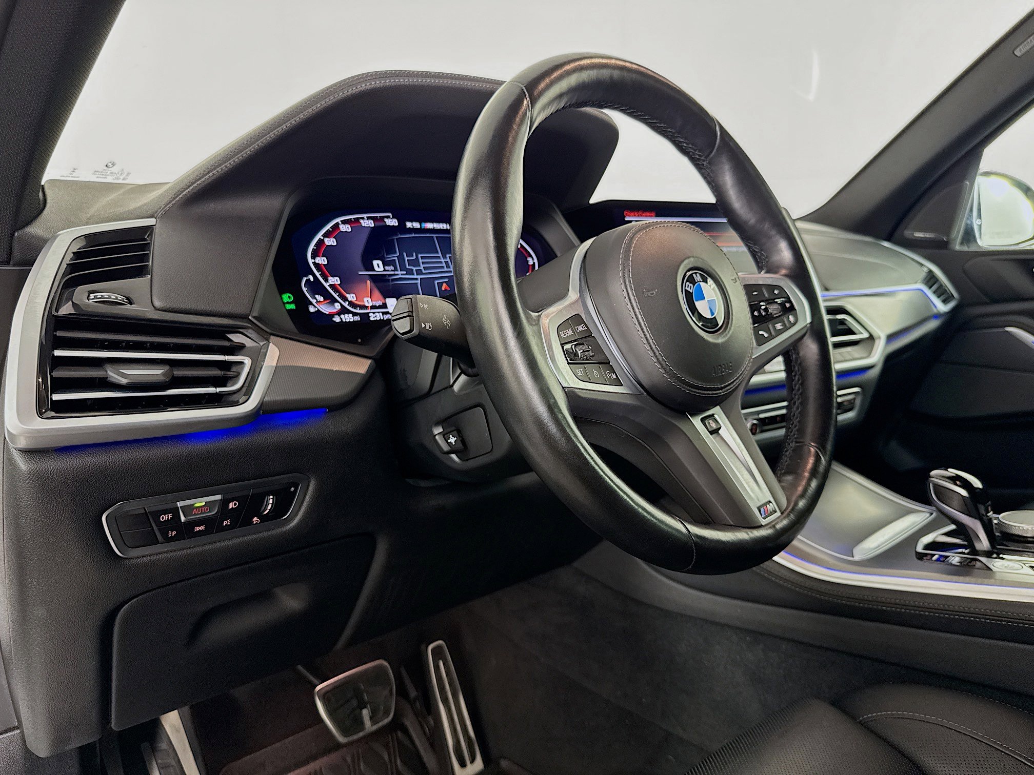 Used 2022 BMW X5 M50i w/ Parking Assistance Package image 22