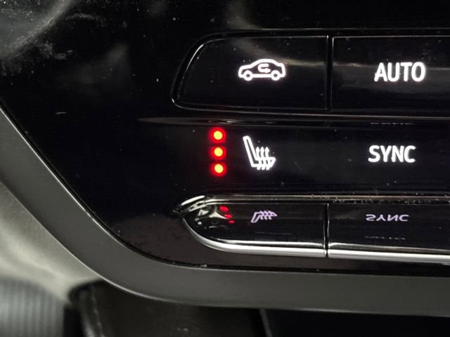 Used 2023 Buick Envision Essence image 18