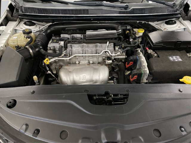 Used 2015 Chrysler 200 S FWD image 13