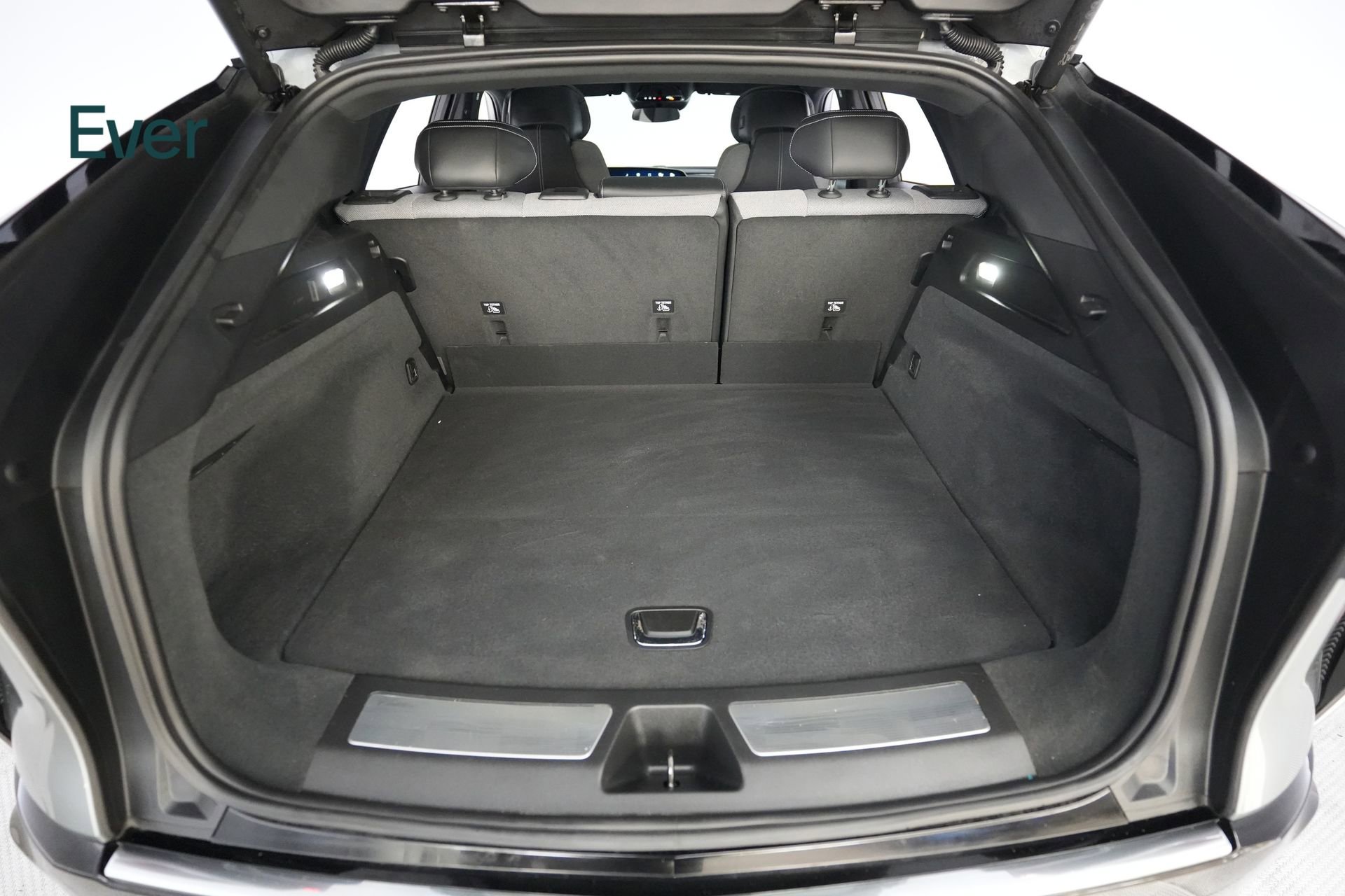 Used 2024 Cadillac Lyriq Tech AWD/4WD image 8