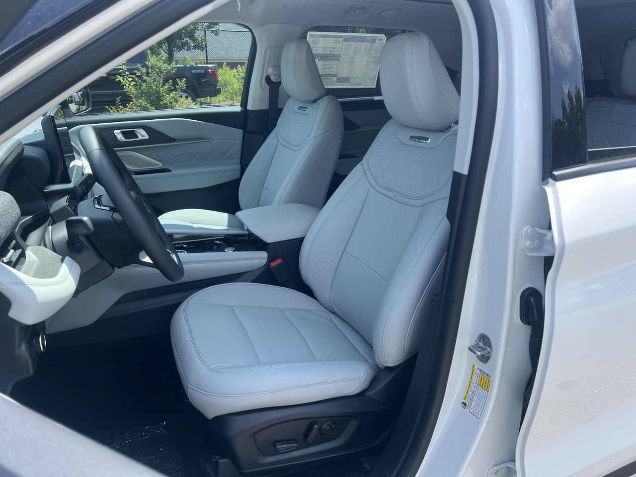 New 2026 Ford Explorer Platinum w/ LUX Leather Package AWD/4WD image 17