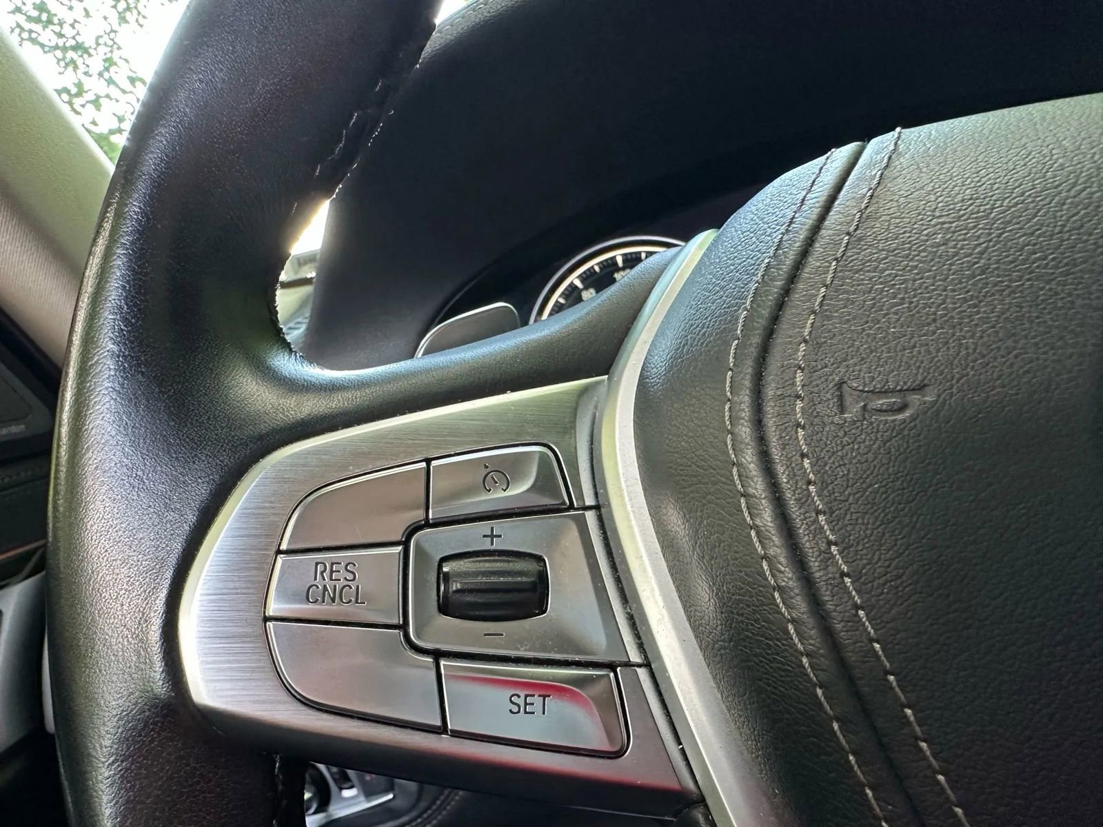 Used 2018 BMW 750i xDrive image 49