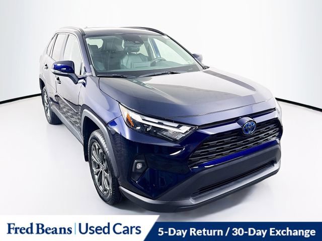 Used 2022 Toyota RAV4 XLE Premium image 1