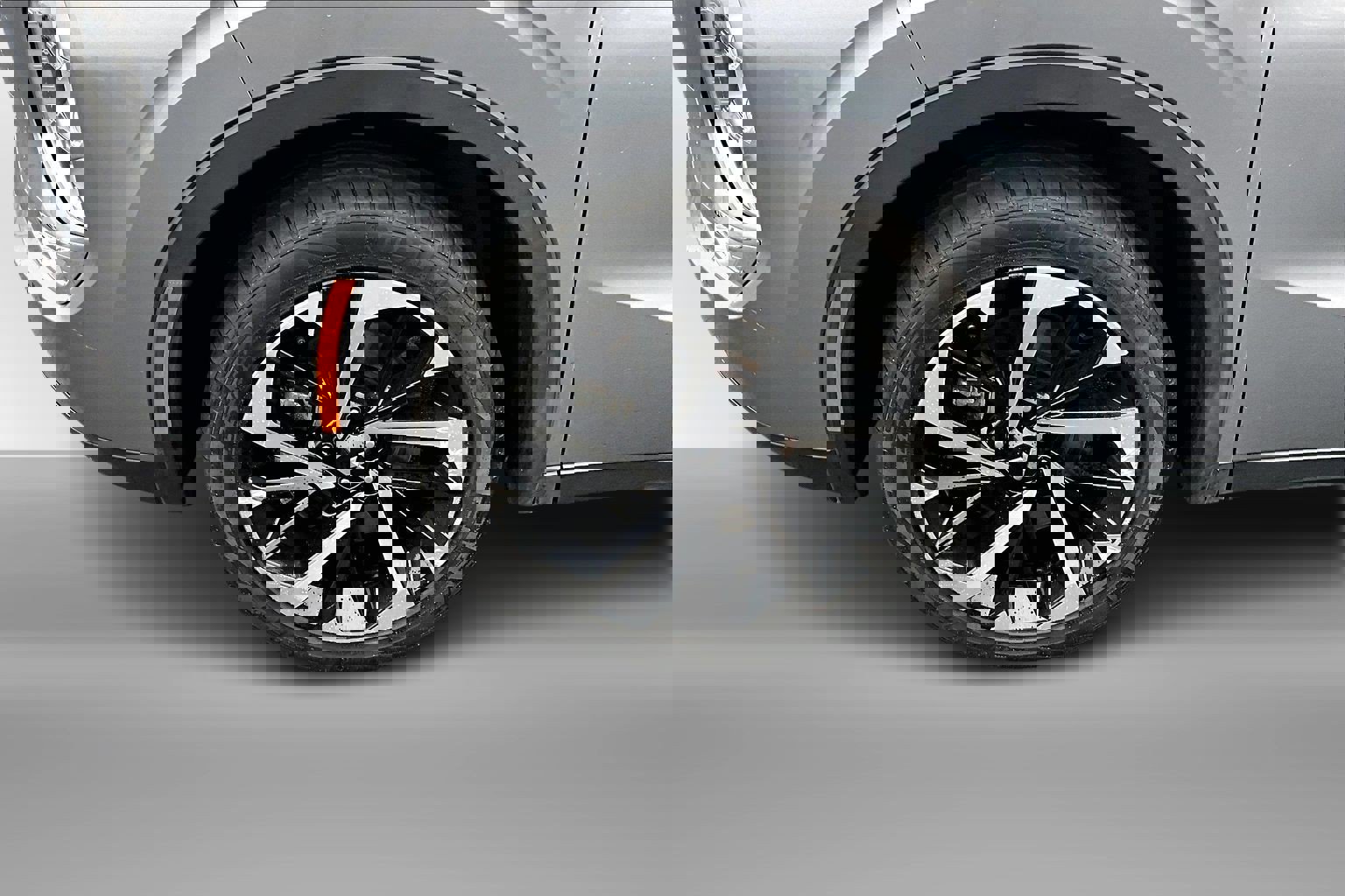 Used 2022 Mitsubishi Outlander SE image 2