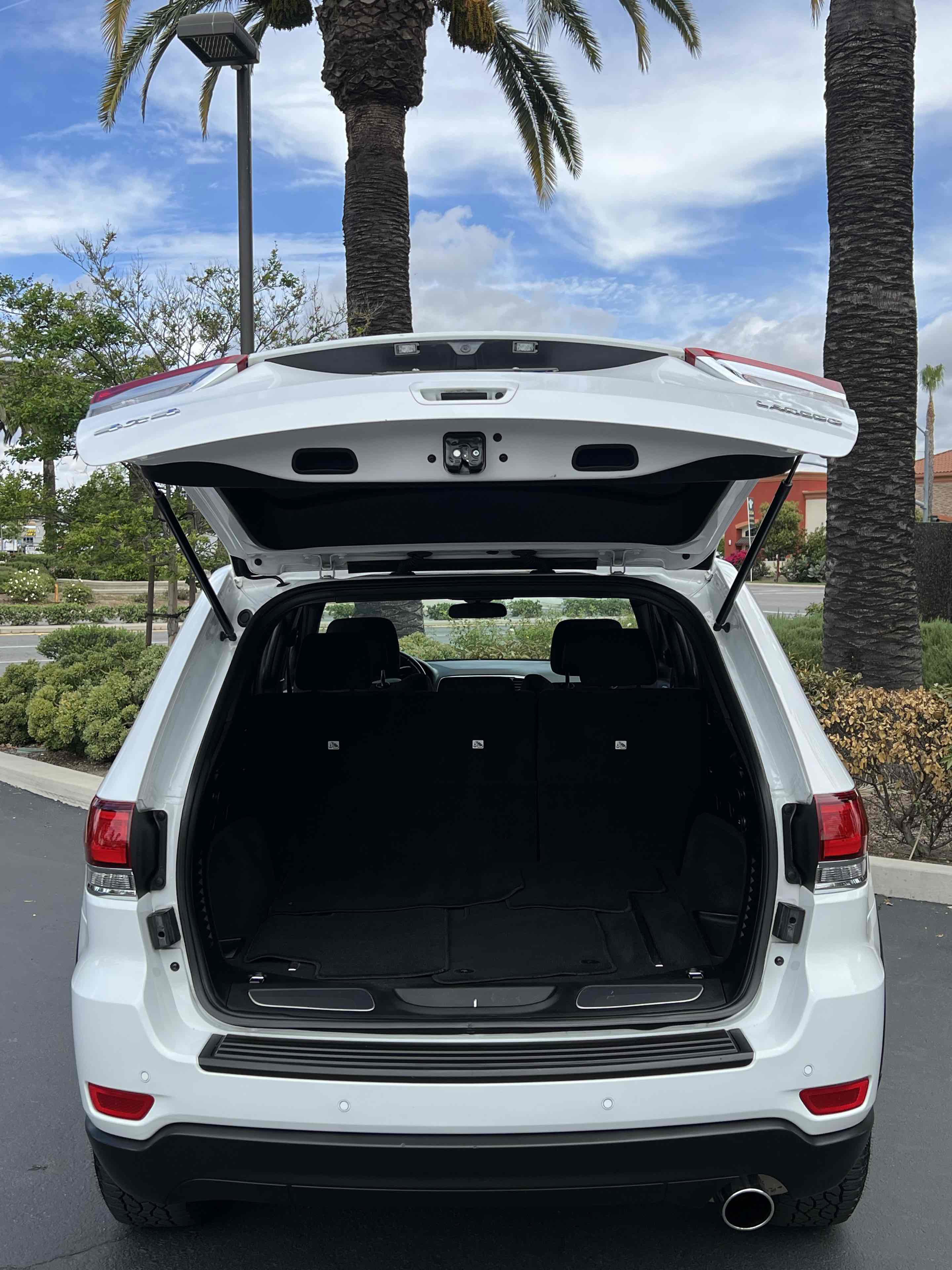 Used 2020 Jeep Grand Cherokee Laredo image 62