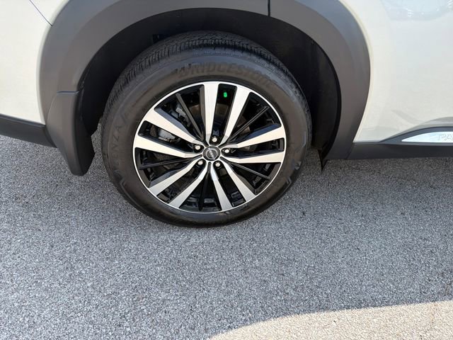 Used 2025 Nissan Pathfinder Platinum w/ Cargo Package image 43