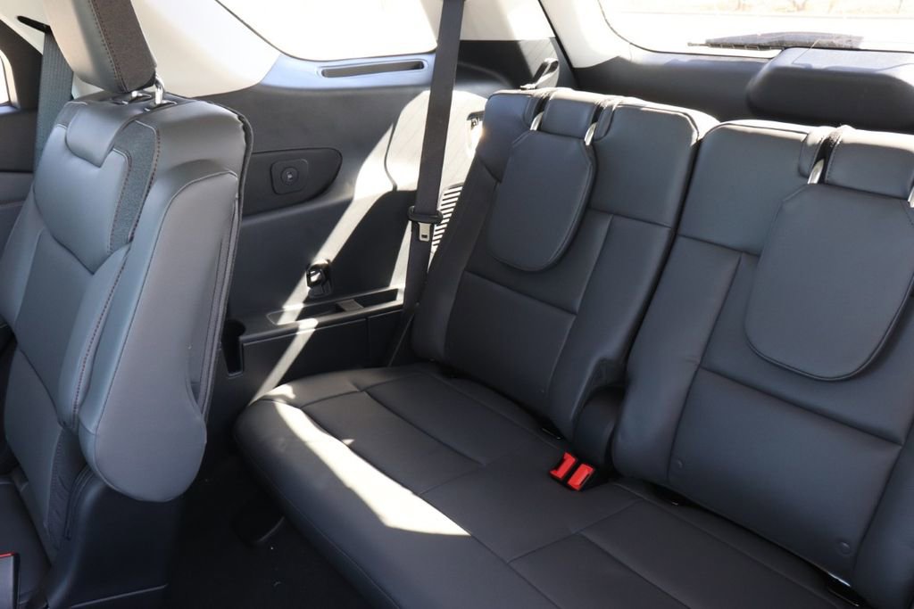 New 2026 Ford Explorer Active w/ Active Comfort Package image 16