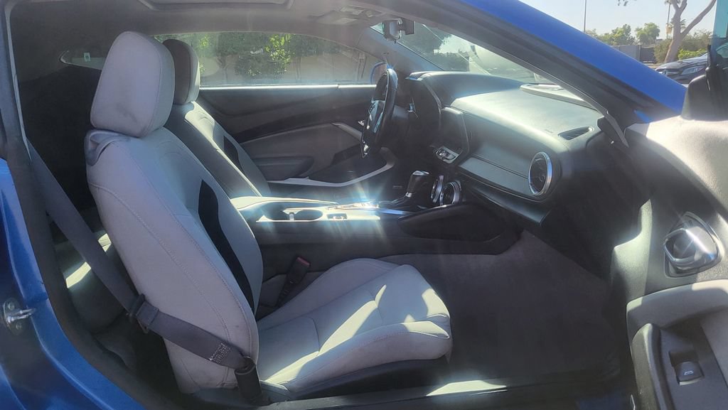 Used 2017 Chevrolet Camaro LT w/ Technology Package RWD image 19