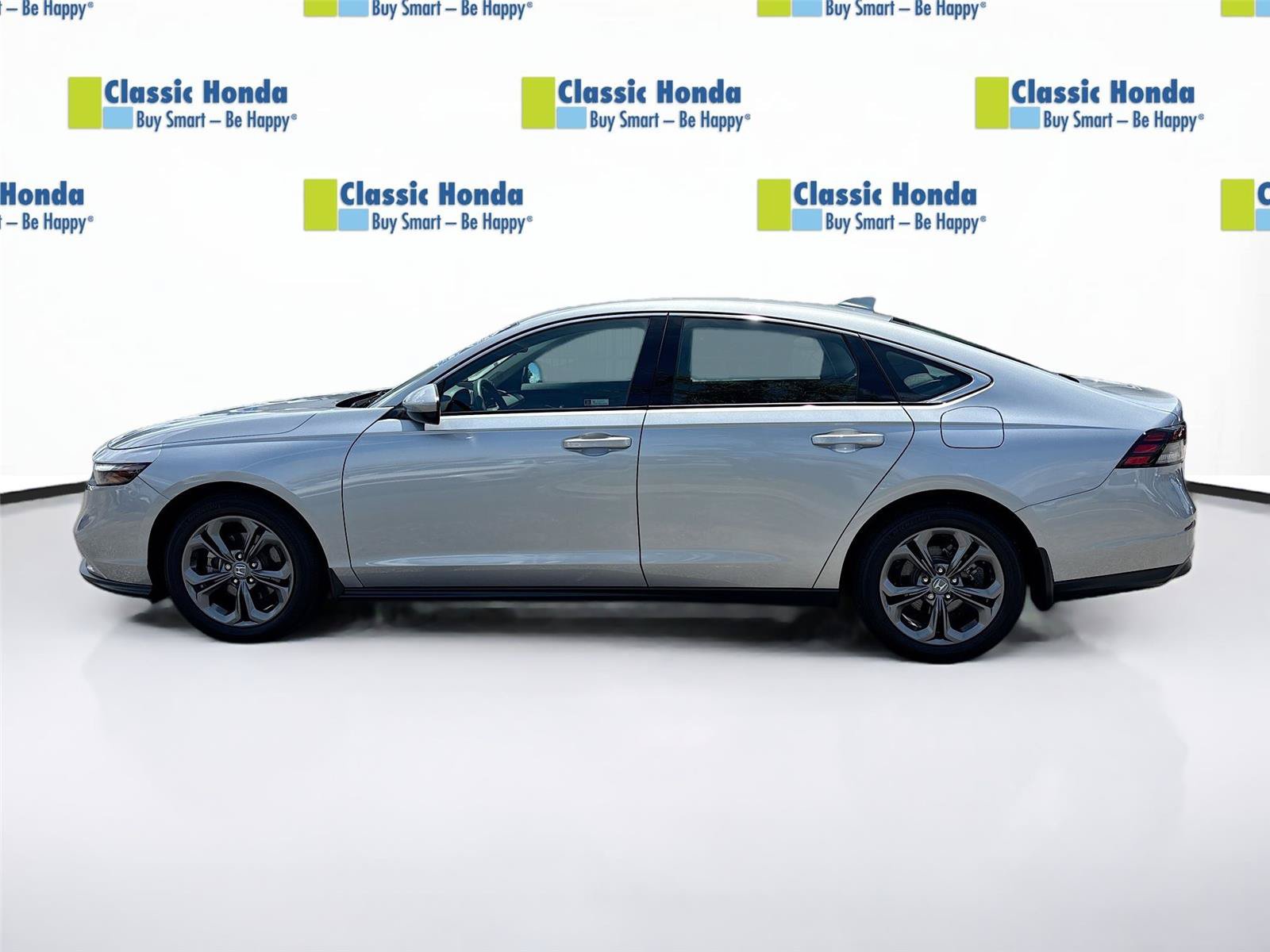 Certified 2023 Honda Accord EX image 4