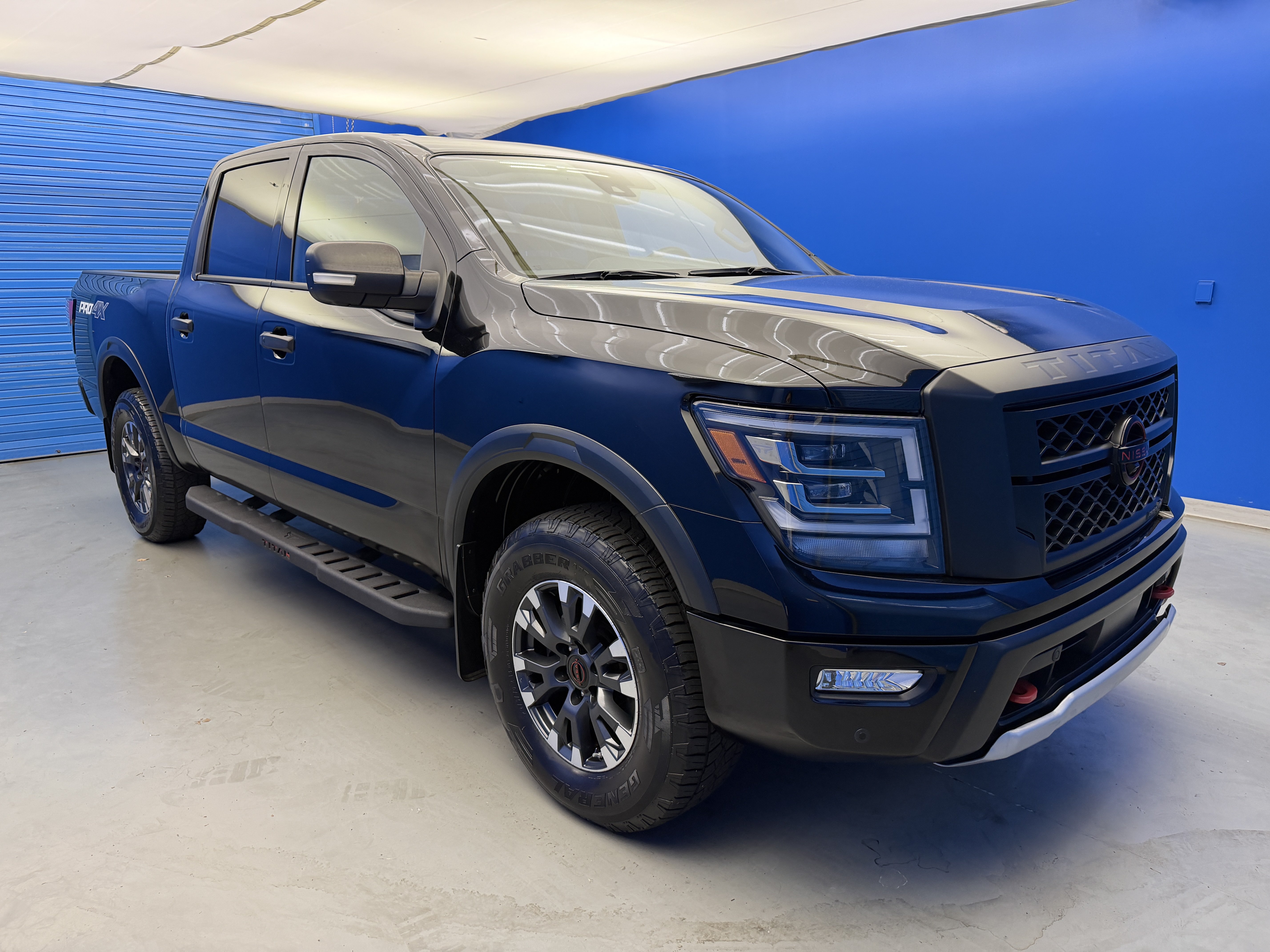 Used 2024 Nissan Titan PRO-4X w/ Pro-4x Convenience Package AWD/4WD image 2