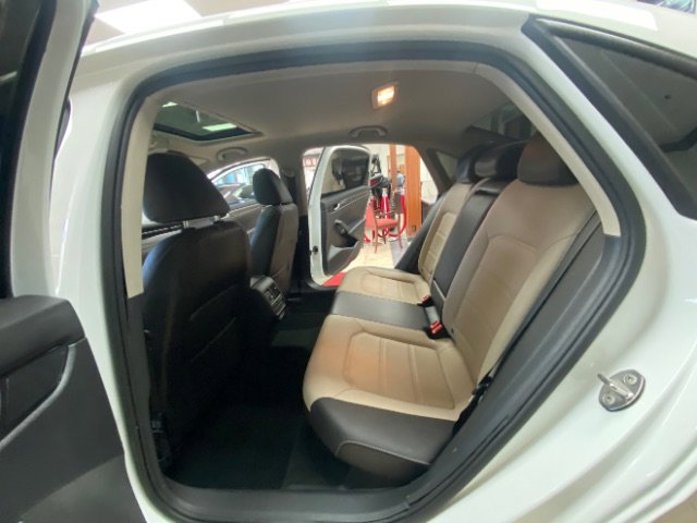 Used 2020 Volkswagen Passat 2.0T R-Line image 13