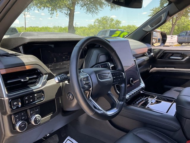 Used 2025 GMC Yukon XL Denali AWD/4WD image 6