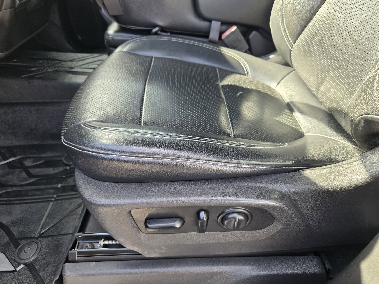 Used 2019 Chevrolet Silverado 1500 LT w/ Texas Edition image 21