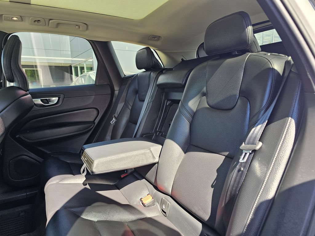 Used 2023 Volvo XC60 B5 Plus w/ Climate Package AWD/4WD image 14