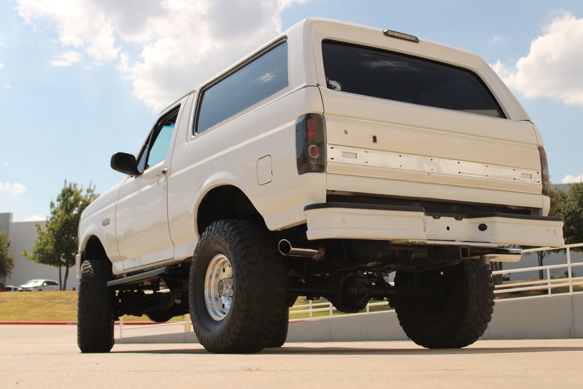 Used 1993 Ford Bronco XLT AWD/4WD image 10
