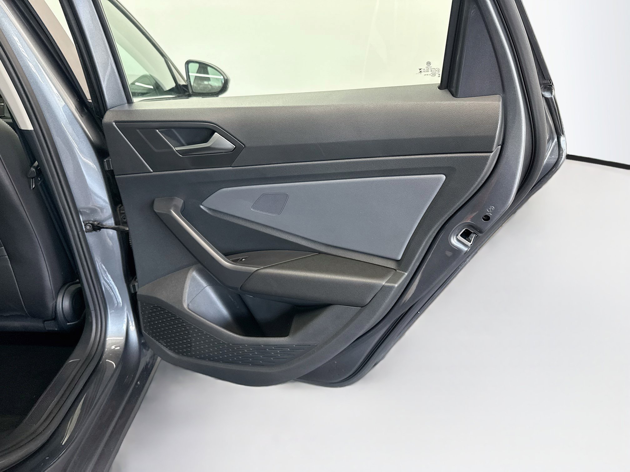 Used 2025 Volkswagen Jetta SE FWD image 30