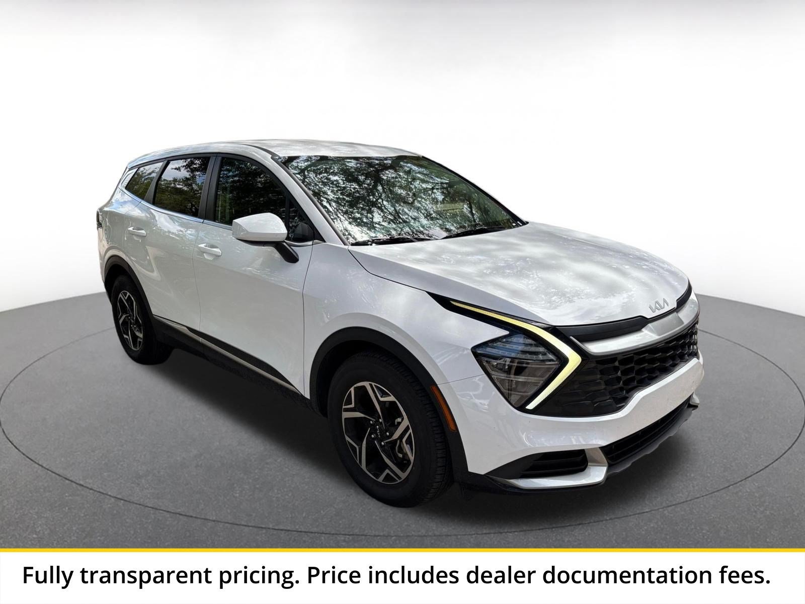 Used 2025 Kia Sportage LX FWD image 1