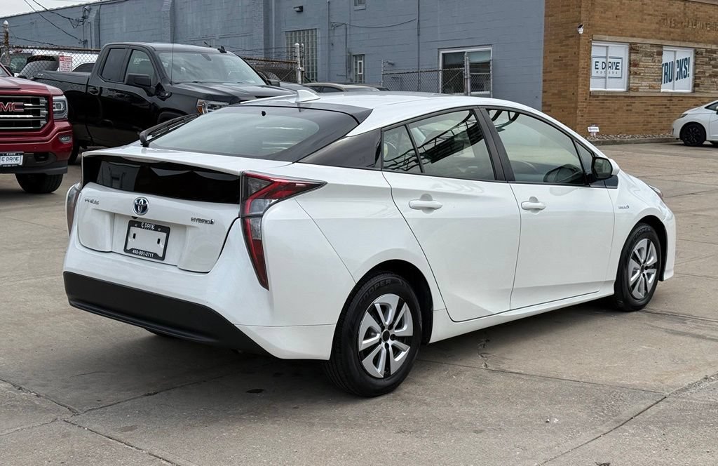 Used 2017 Toyota Prius Three w/ Advanced Technology Package FWD image 6