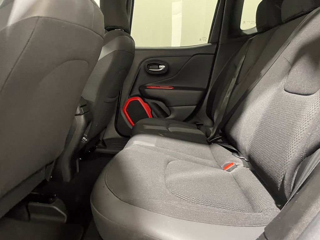 Used 2018 Jeep Renegade Altitude image 19