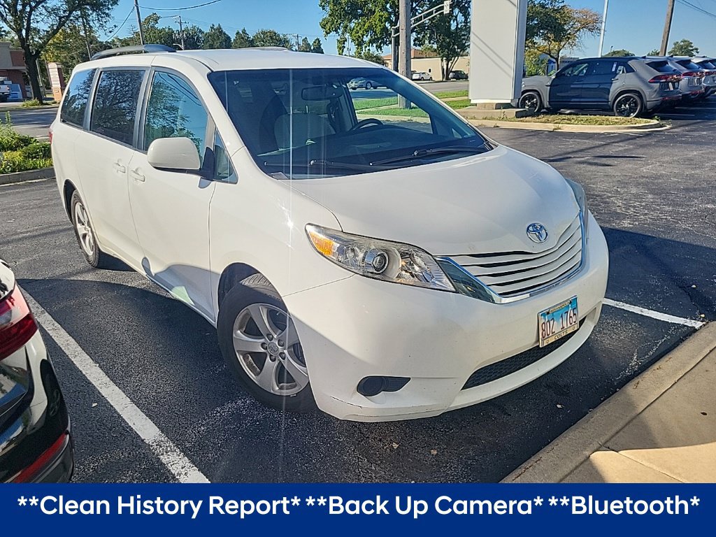 Used 2015 Toyota Sienna LE FWD image 2