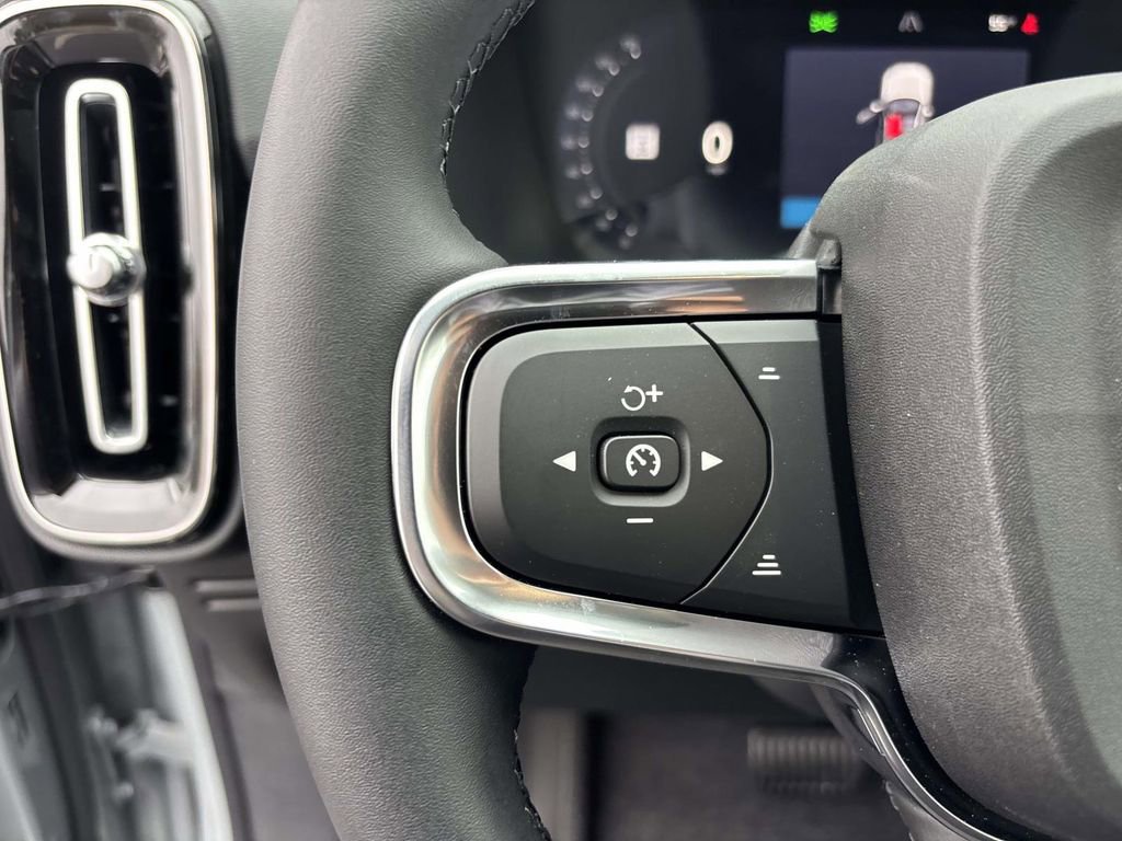 New 2026 Volvo XC40 B5 Plus w/ Protection Package Premier image 17