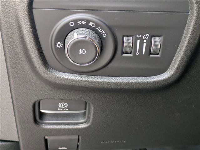 Used 2021 Jeep Grand Cherokee L Summit w/ Advanced Protech Group IV image 11