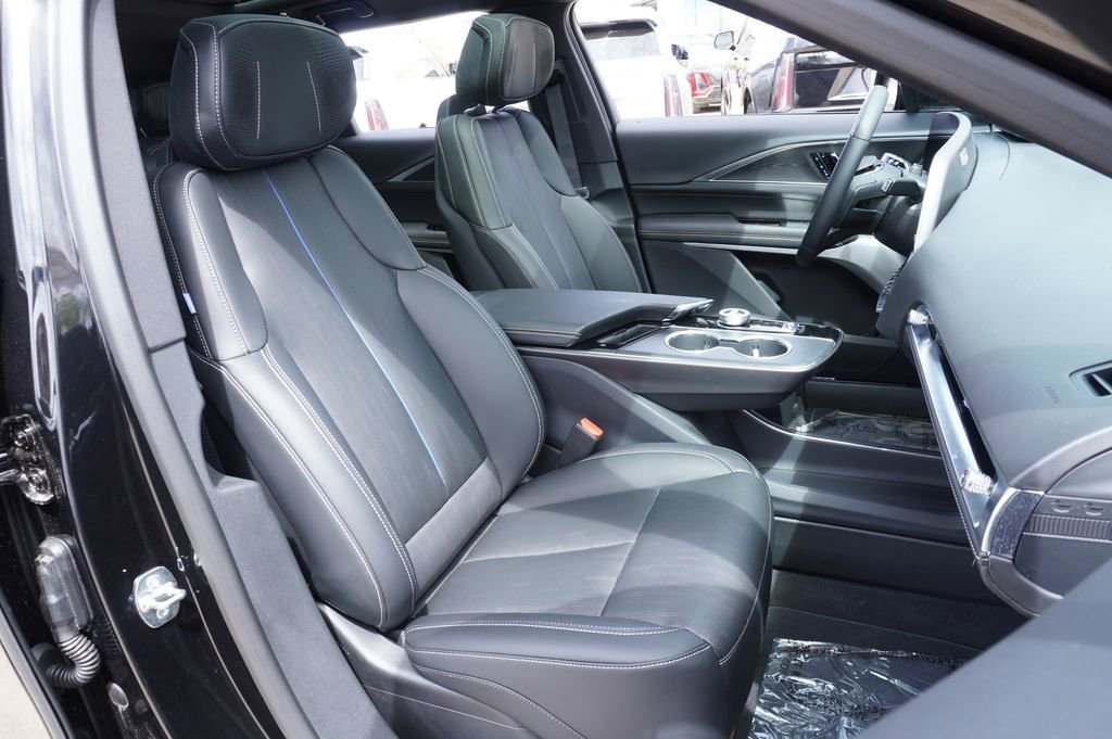 New 2026 Cadillac Lyriq V image 11