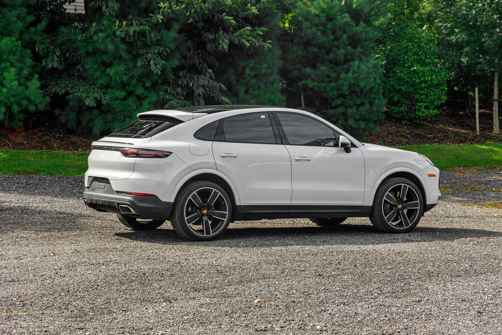 Used 2021 Porsche Cayenne Coupe AWD/4WD image 9
