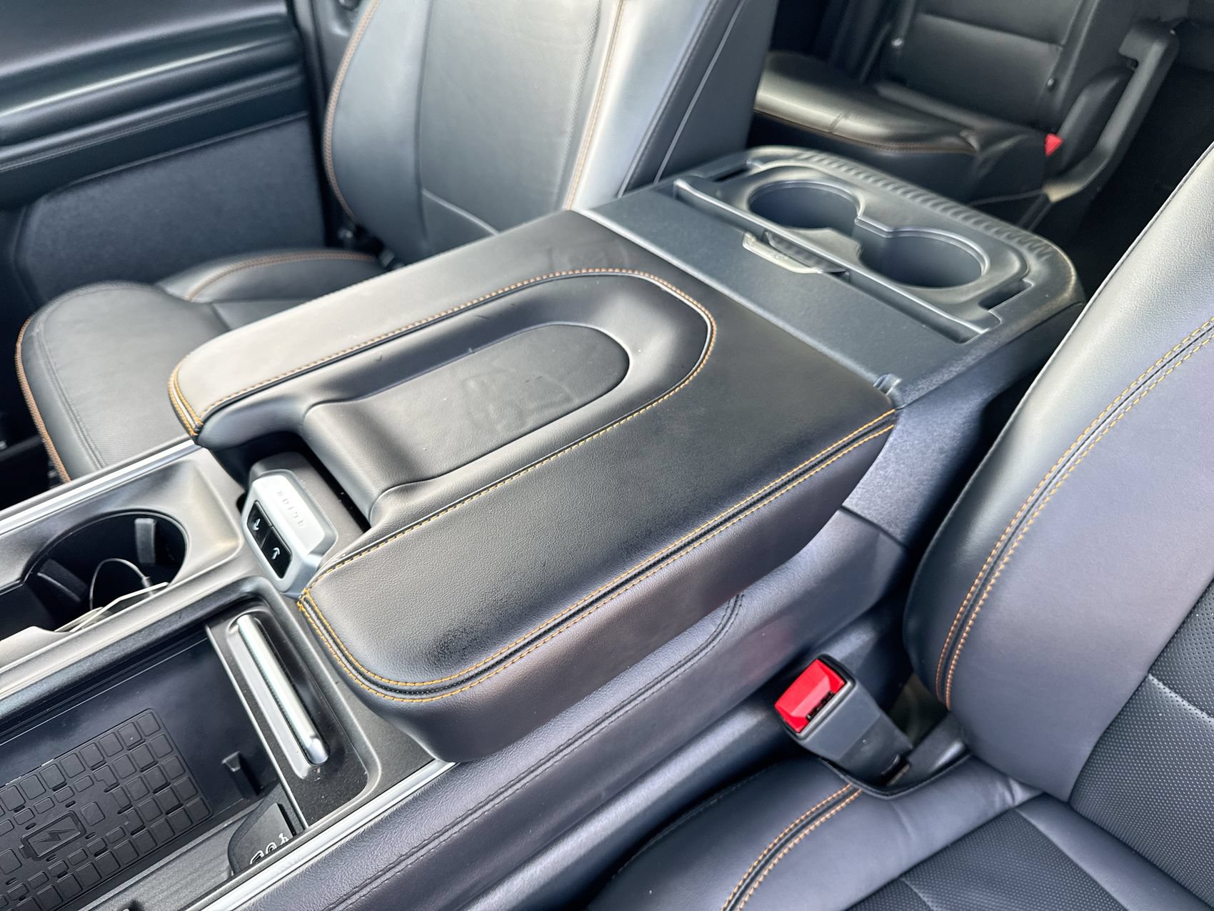 Used 2025 Ford Expedition Tremor AWD/4WD image 22