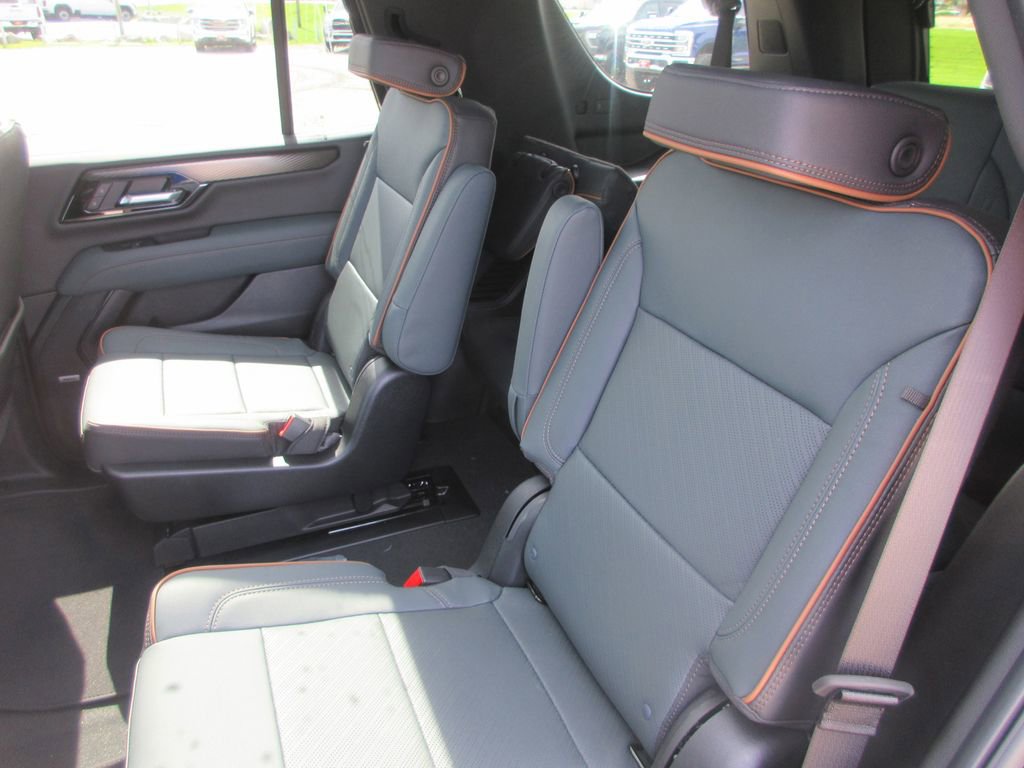 New 2026 GMC Yukon AT4 AWD/4WD image 12