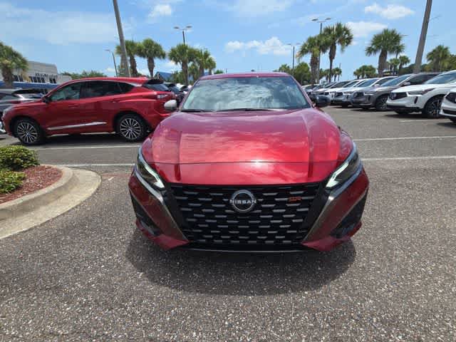 Used 2023 Nissan Altima 2.5 SR w/ SR Premium Package FWD image 3