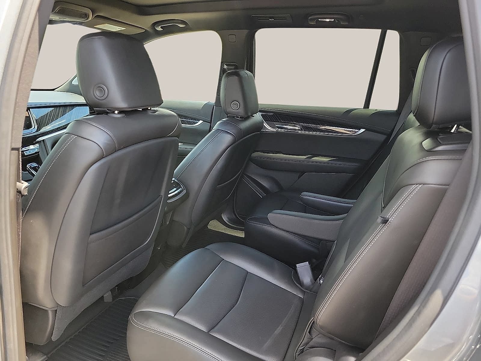 Certified 2025 Cadillac XT6 Premium Luxury AWD/4WD image 10