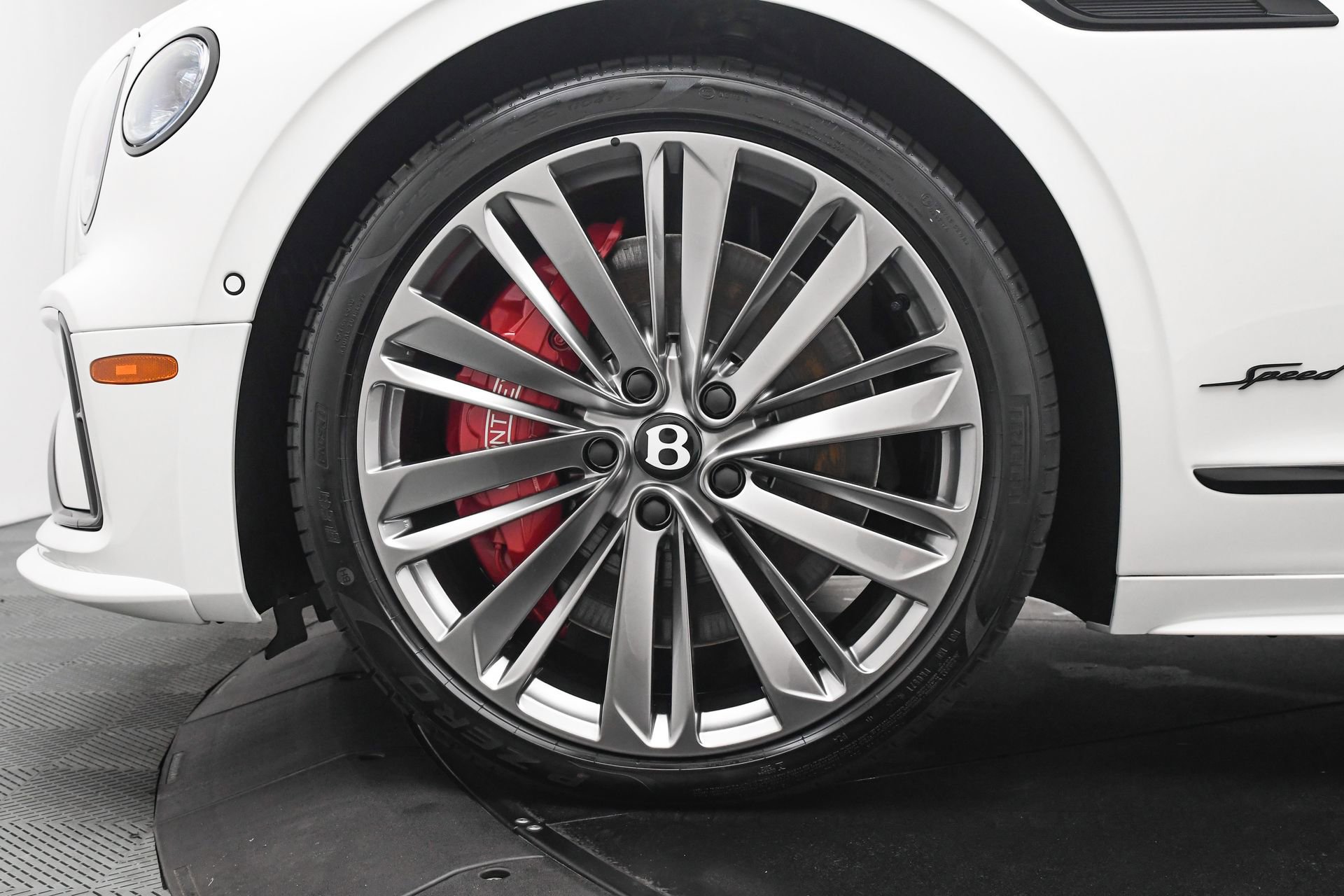 New 2025 Bentley Flying Spur Plug-In Hybrid image 6