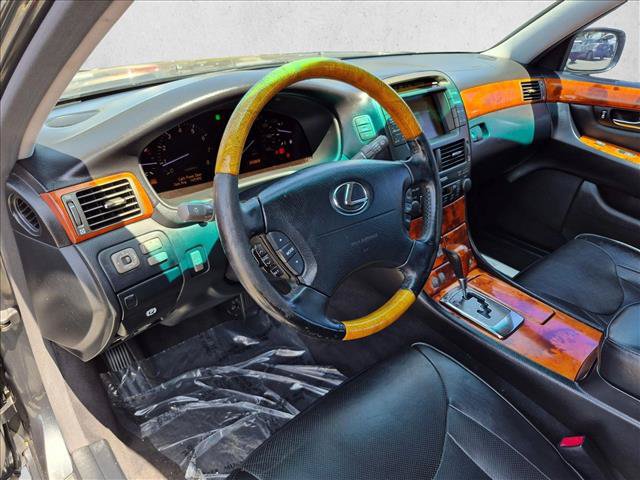 Used 2004 Lexus LS 430 RWD image 10