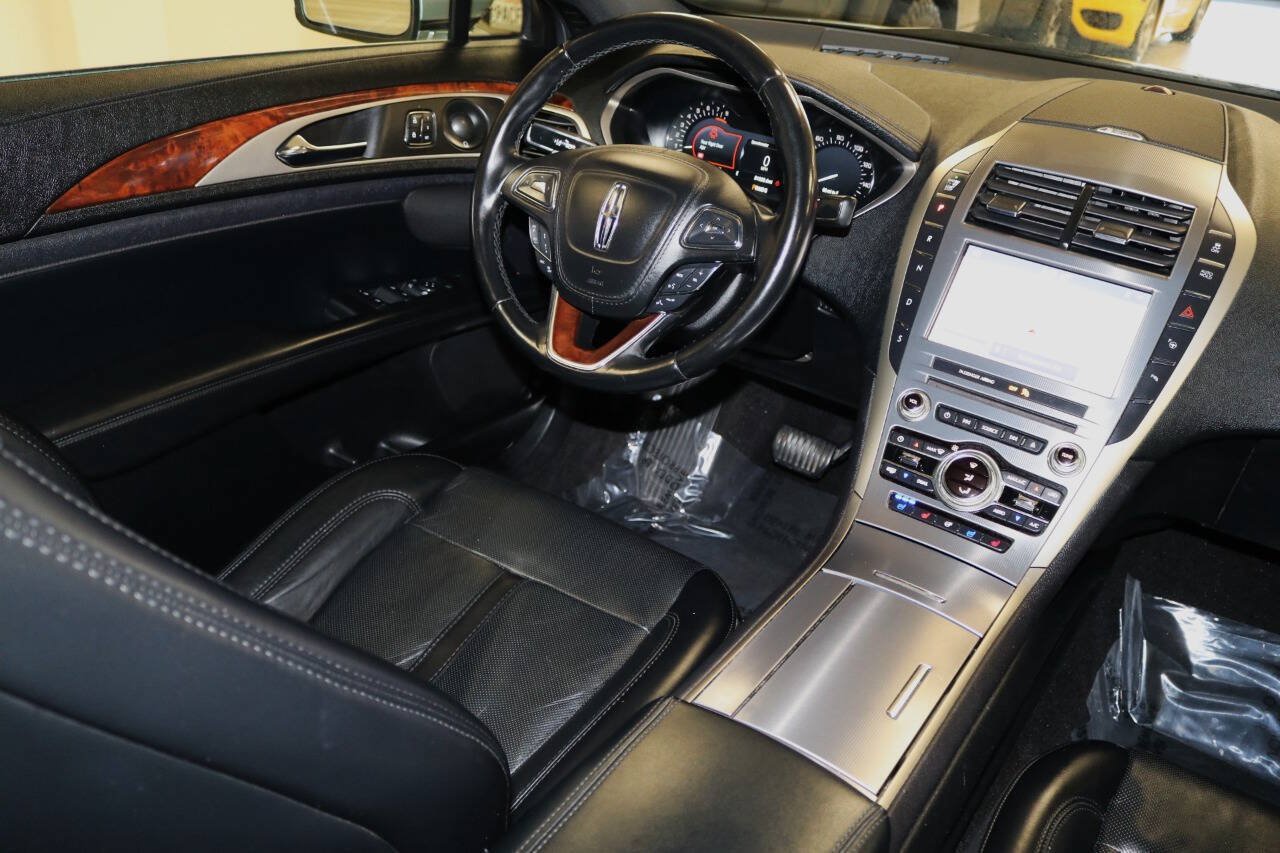 Used 2020 Lincoln MKZ Reserve w/ Elements Package FWD image 15