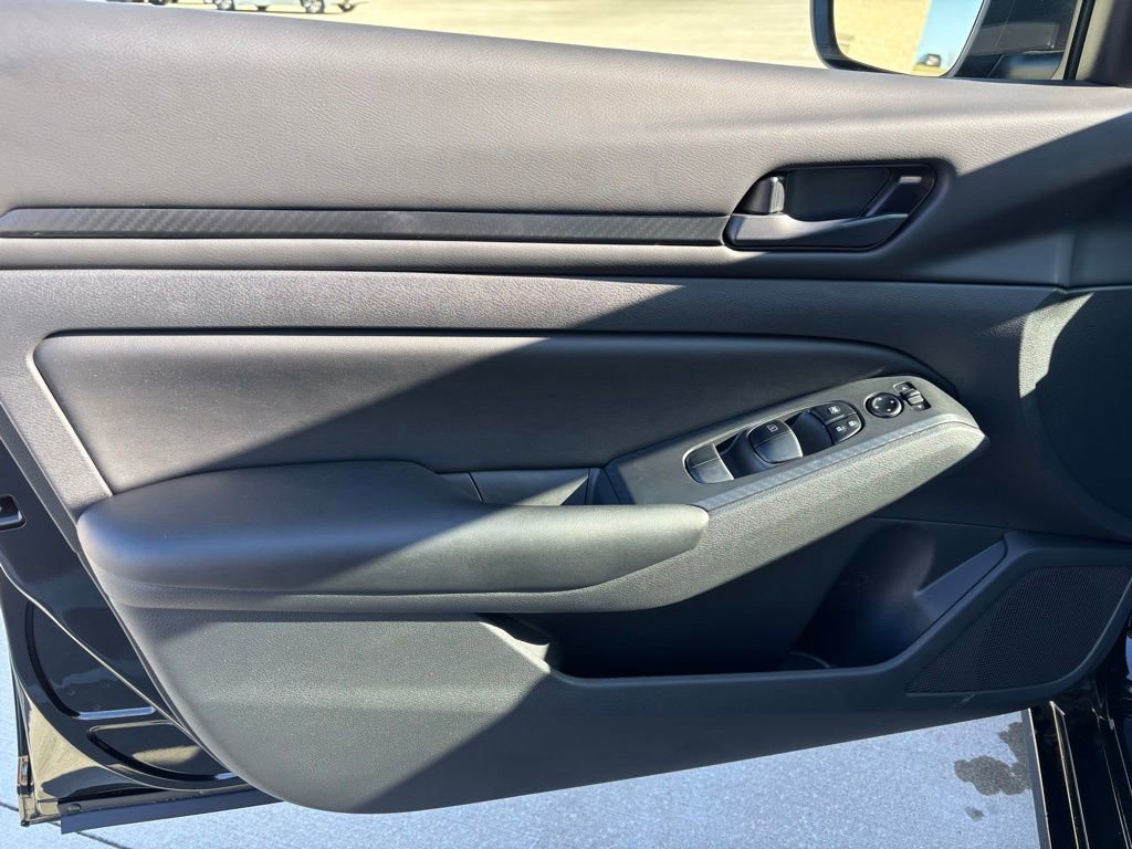 Used 2025 Nissan Altima 2.5 S image 16